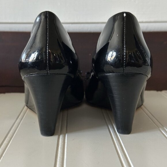 Coach Gretchen 5 Black Patent Leather Silver Logo Wedge Heel, Peep Toe Damage - Picture 4 of 9